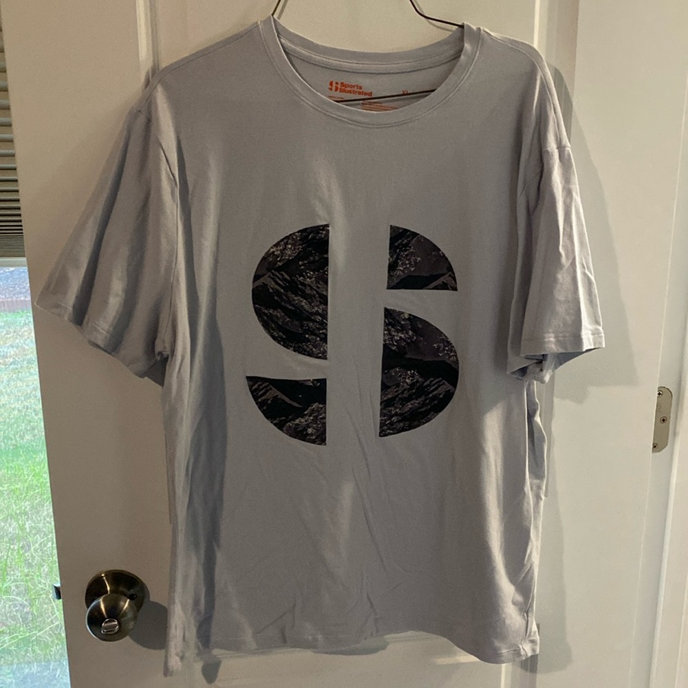 Sports Illustrated men’s XL white t-shirt
